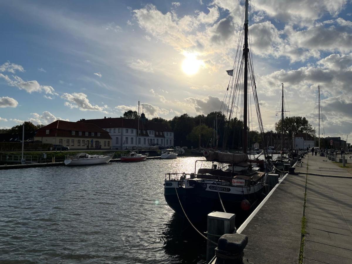 Lykkefund - Ferienwohnungen In Hafennaehe Glueckstadt Luaran gambar